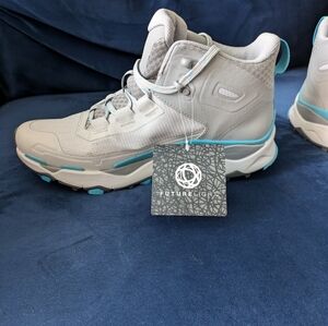 The North Face VECTIV Exploris Mid Waterproof Hiking Boots for Ladies Si…